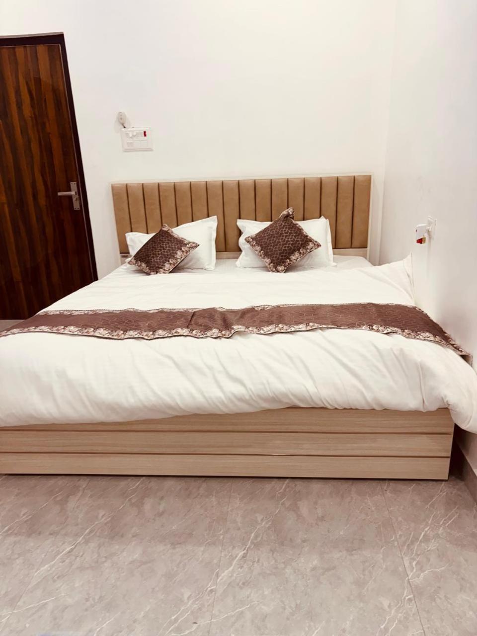 Hotel Shri Ram Darbar Ayodhya Exteriér fotografie