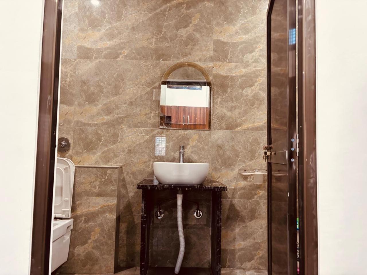 Hotel Shri Ram Darbar Ayodhya Exteriér fotografie